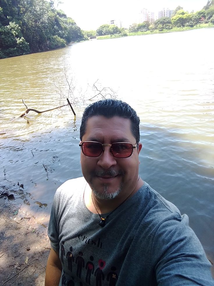 <em>Carlos </em>Gutiérrez<em> </em>